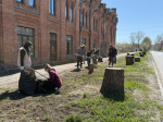 Массовый субботник в старом центре Бийска